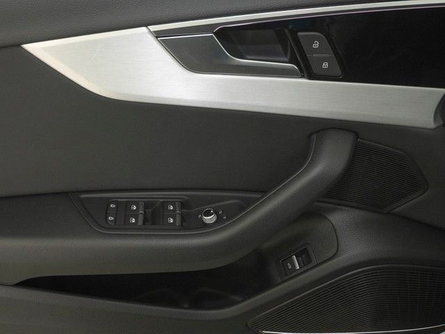 Audi A4 Avant 40 TDI quattro S line - Samsaru's Car Outlet