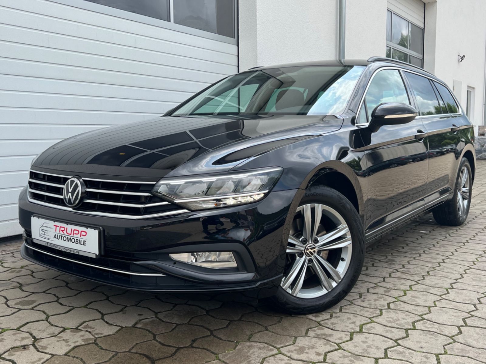 Volkswagen Passat 2.0 TDI - Samsaru's Car Outlet