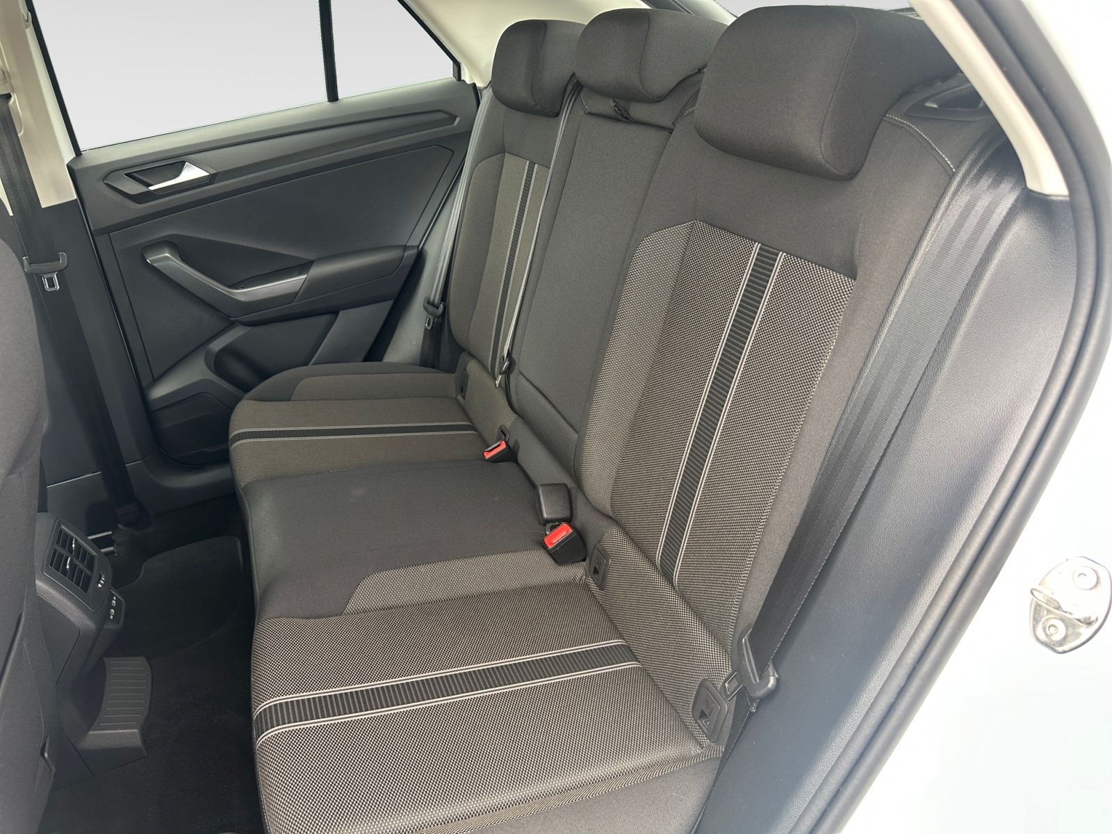 Volkswagen T-Roc 2.0 TDI Style - Samsaru's Car Outlet