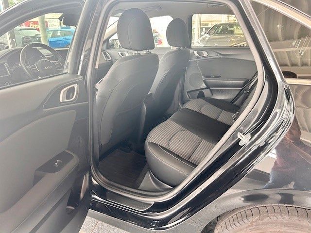 Kia Ceed 1.5 T Spirit - Samsaru's Car Outlet