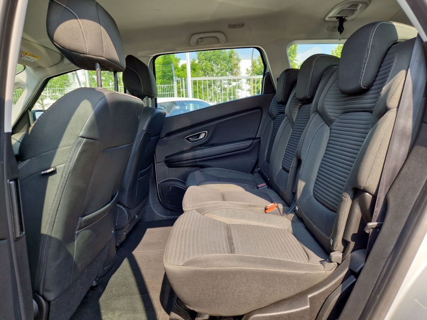 Renault Grand Scenic IV Limited 1.7 BLUE dCi 120 - Samsaru's Car Outlet