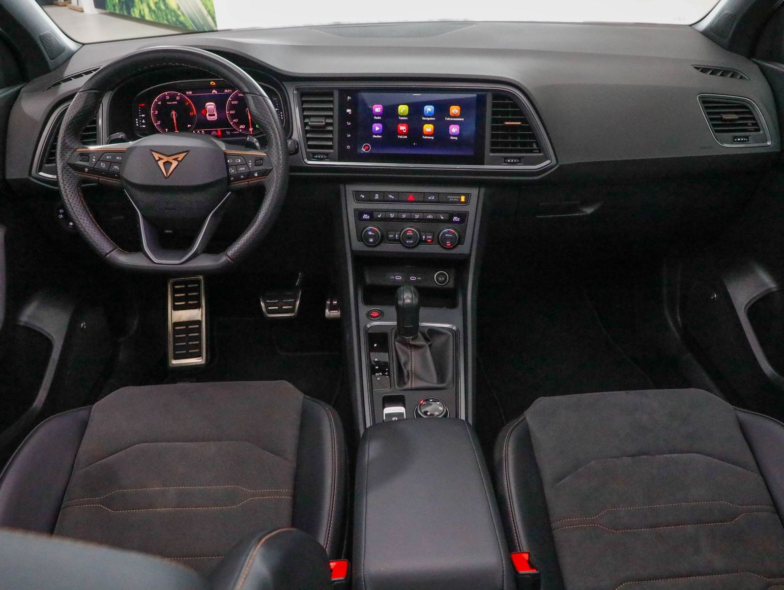 Seat Ateca 2.0 TSI 4D DSG Pano AHK ACC SHZ Beats 360°