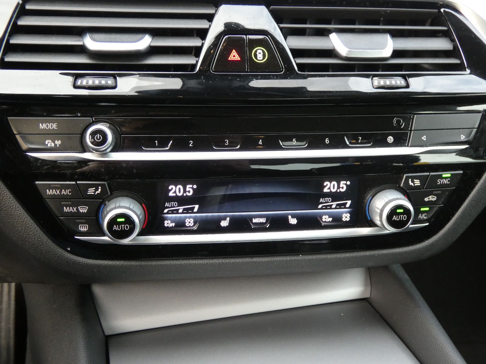 BMW 520d xDrive LED Leder Navi Kamera 1-Hand Facelif