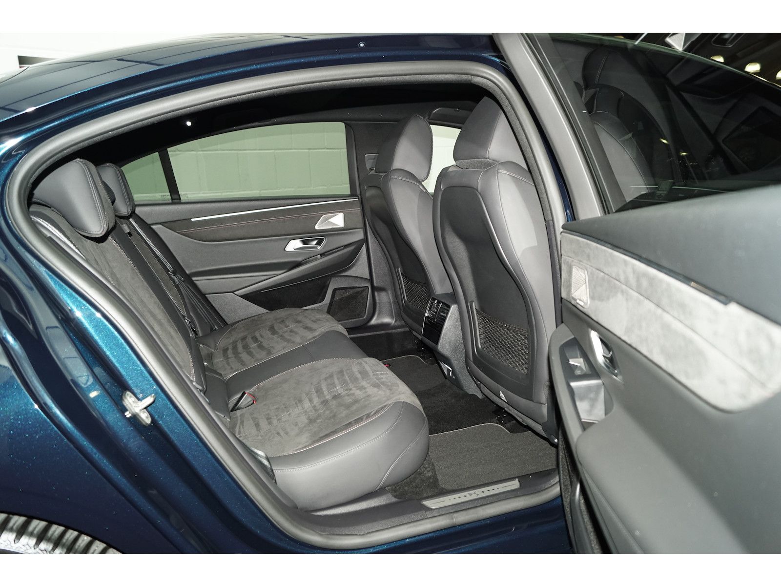 DS Automobiles DS9 E-Tense 225 Performance Line+ Nachtsicht