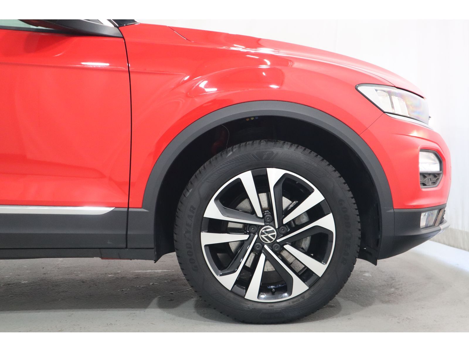 Volkswagen T-Roc 1.0 TSI - Samsaru's Car Outlet