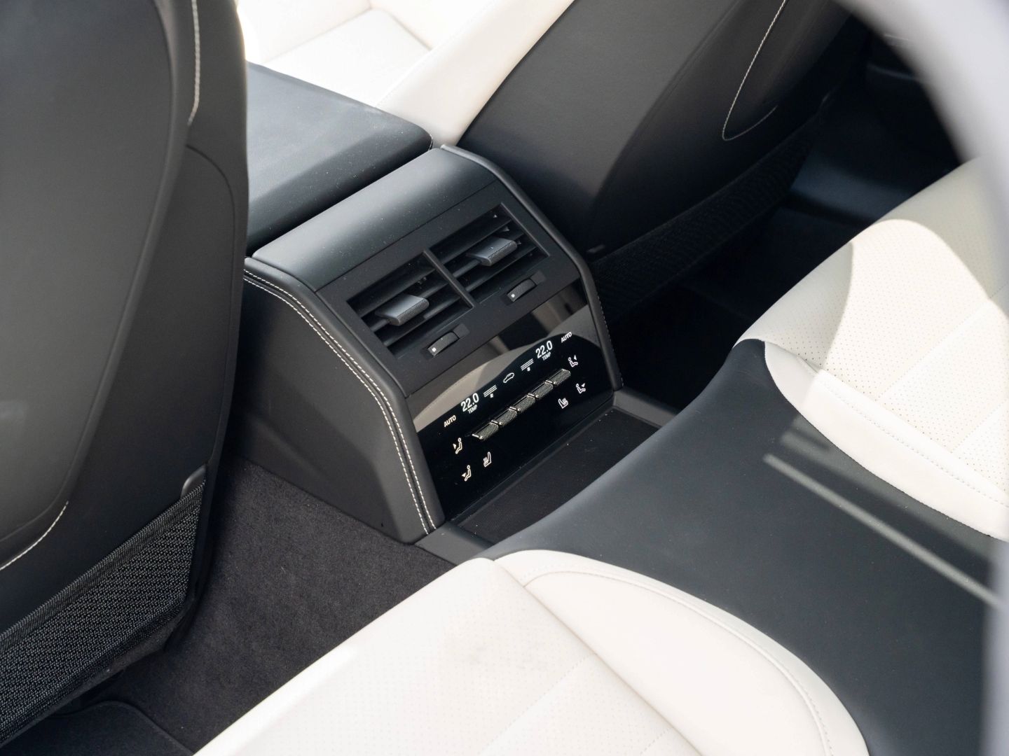 Porsche Panamera Turbo E-Hybrid Surround View Nachtsicht