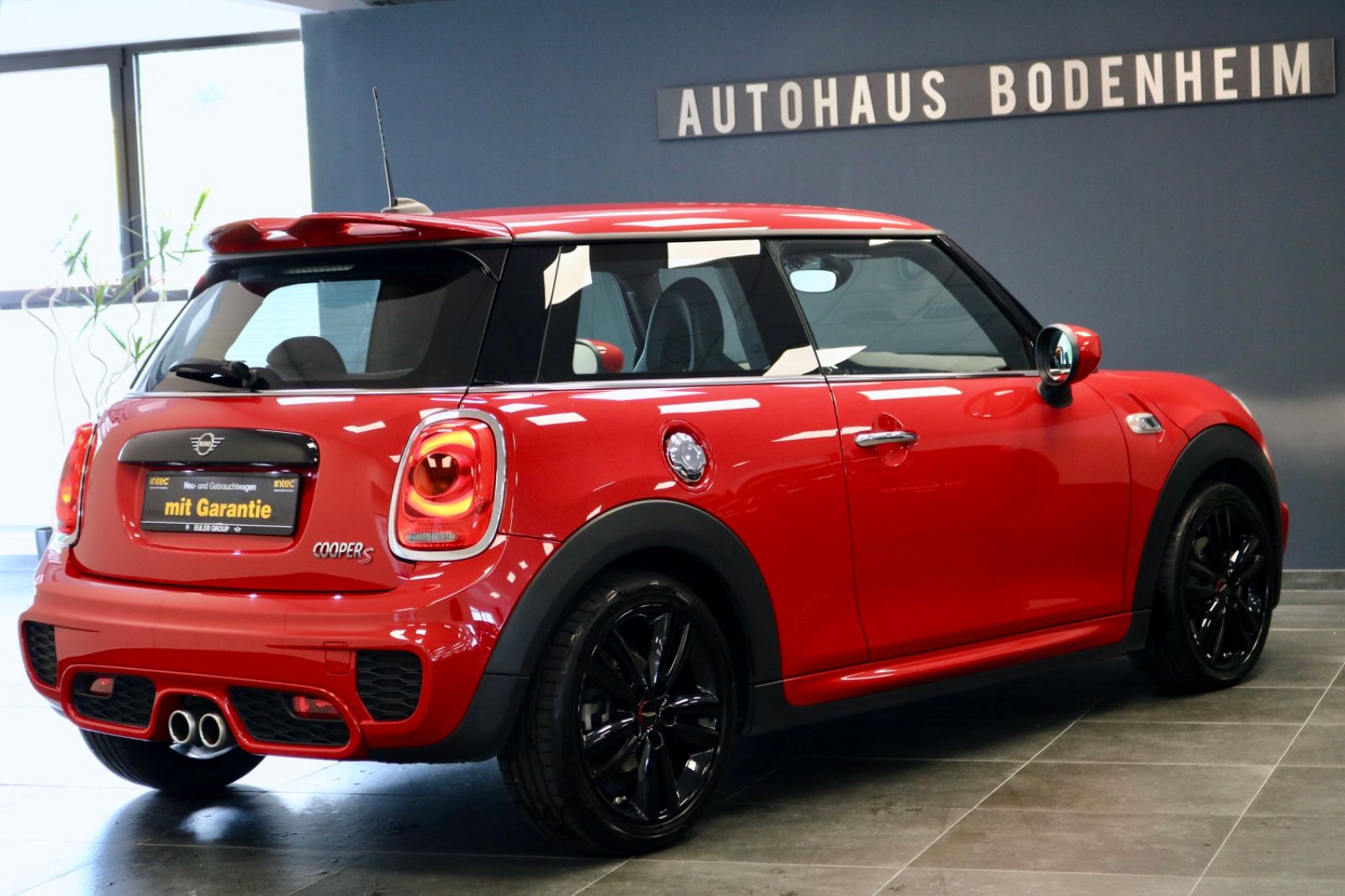 MINI John Cooper S Works - Samsaru's Car Outlet