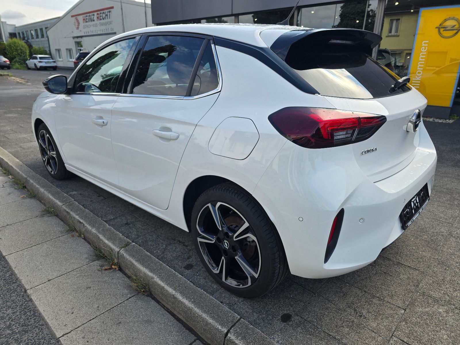 Opel Corsa F Ultimate - Samsaru's Car Outlet