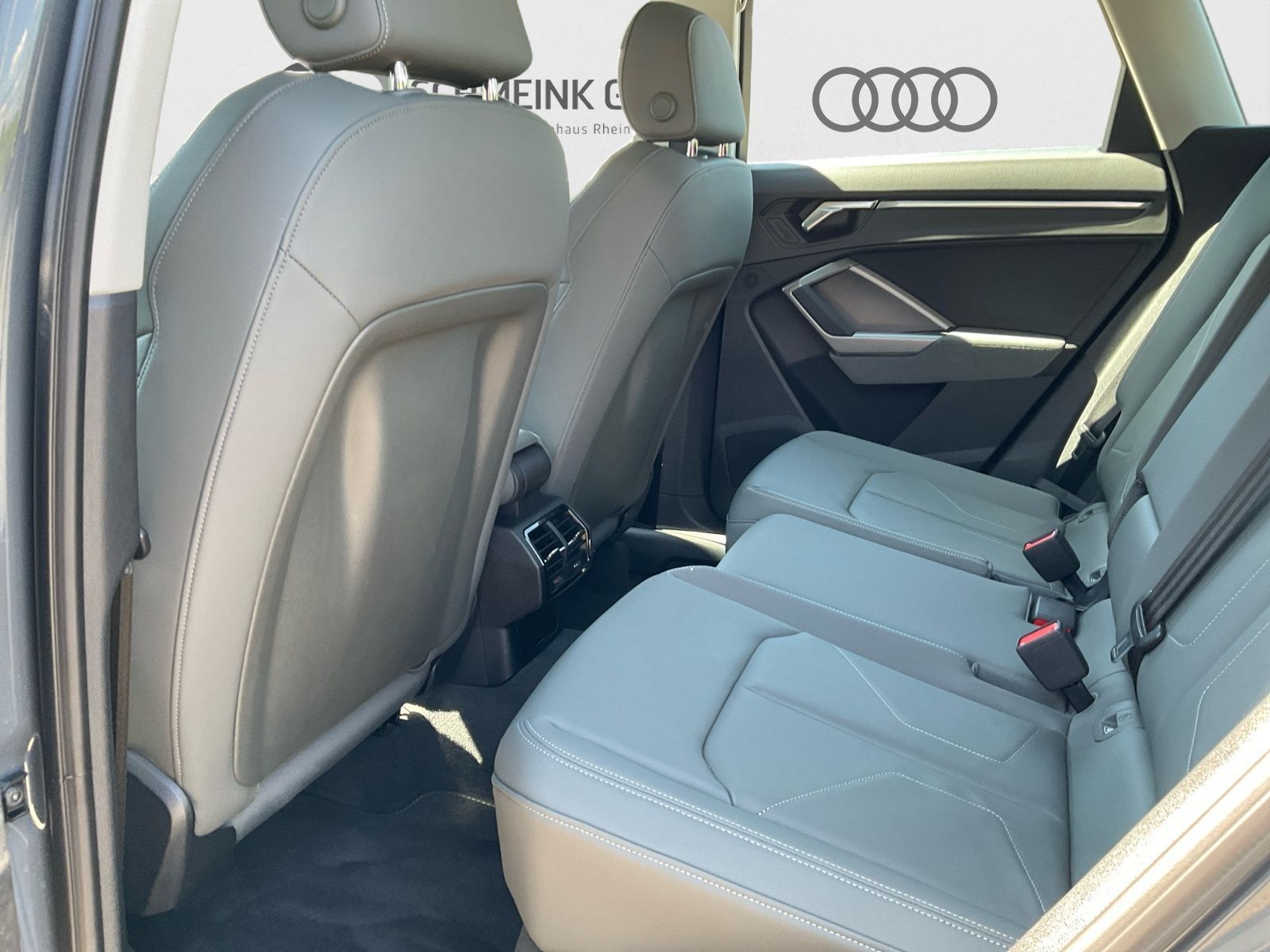 Audi Q3 40 TFSI advanced quattro - Samsaru's Car Outlet