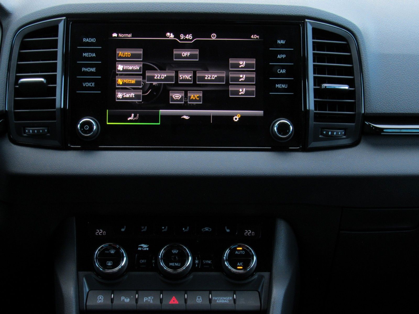 Skoda Karoq 2.0l TDI DSG 4x4 Sportline AHK 360° CANTON