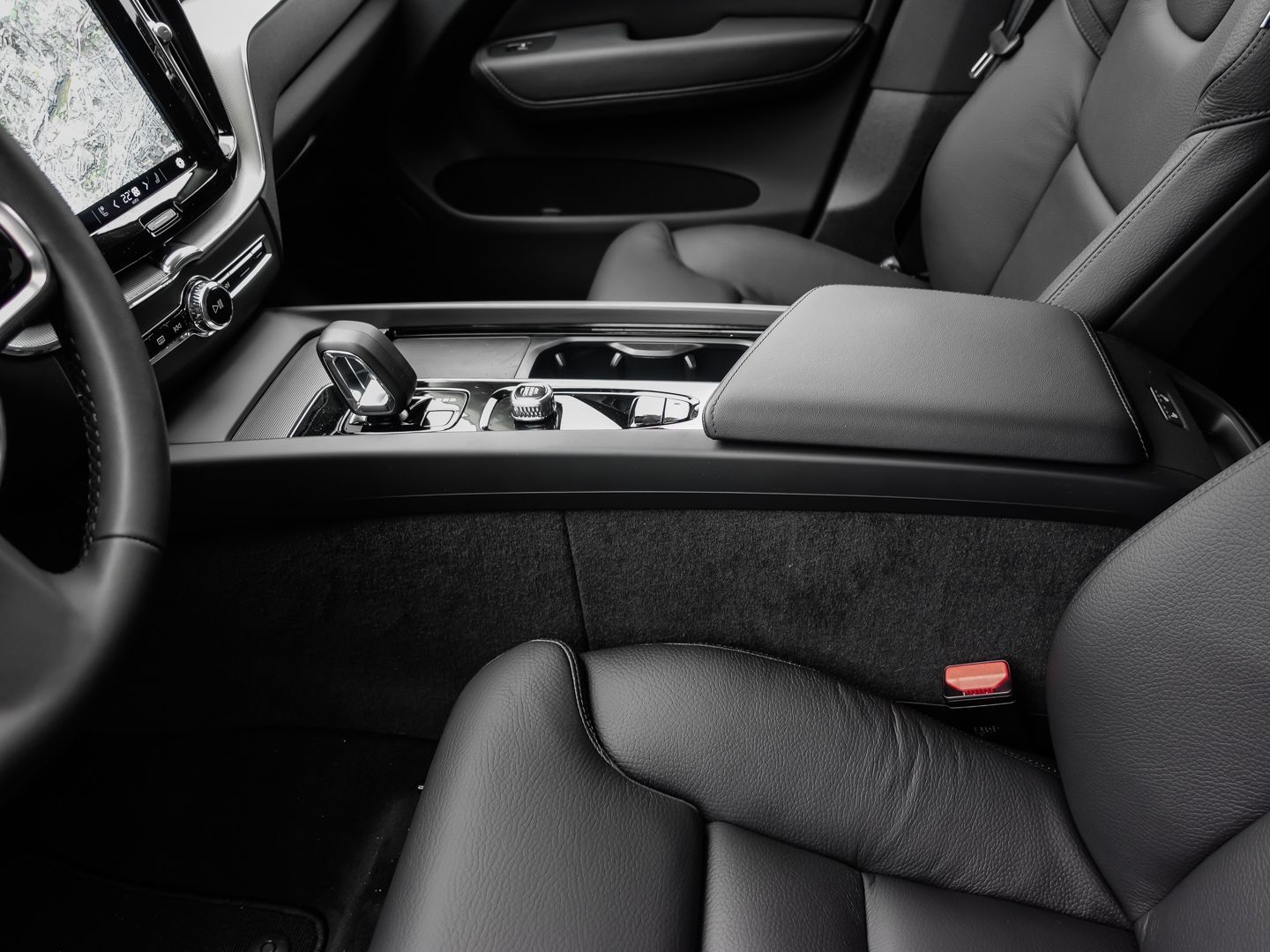 Volvo XC60 B4 Diesel Plus Bright - Samsaru's Car Outlet