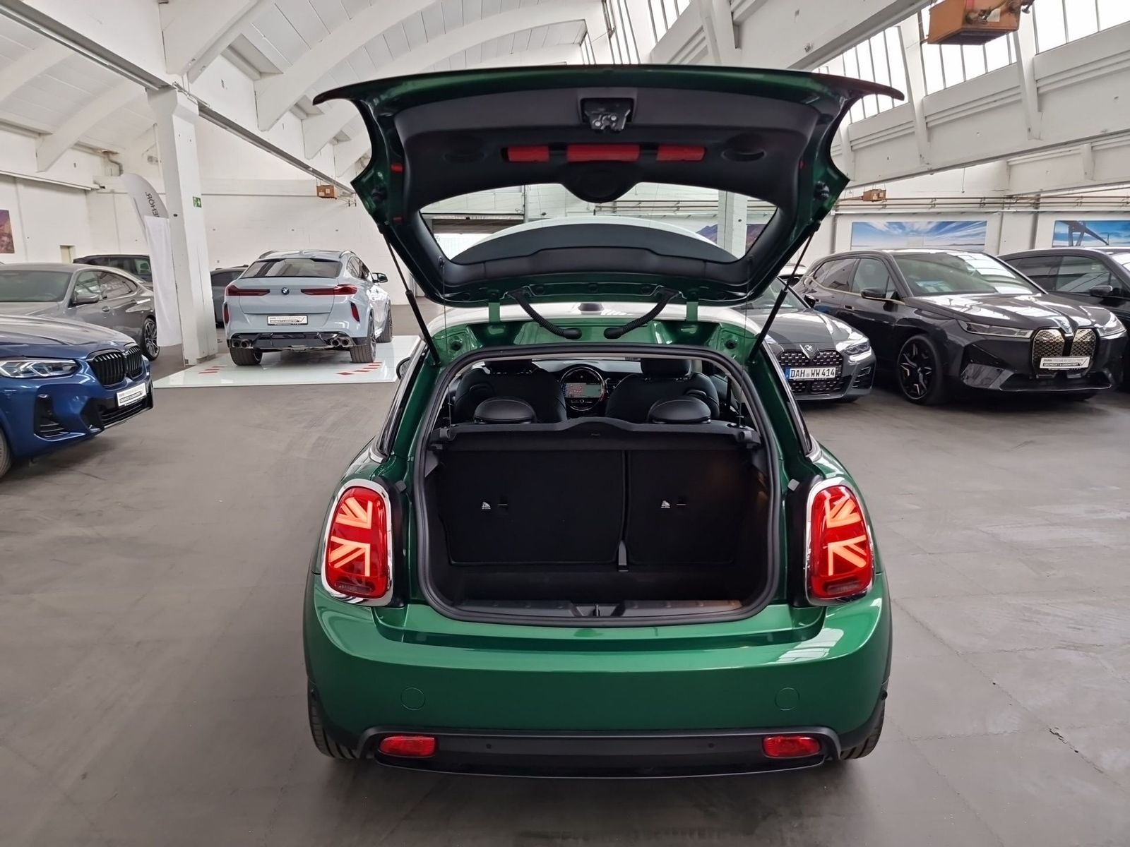 MINI Cooper SE 3-T. Classic - Samsaru's Car Outlet