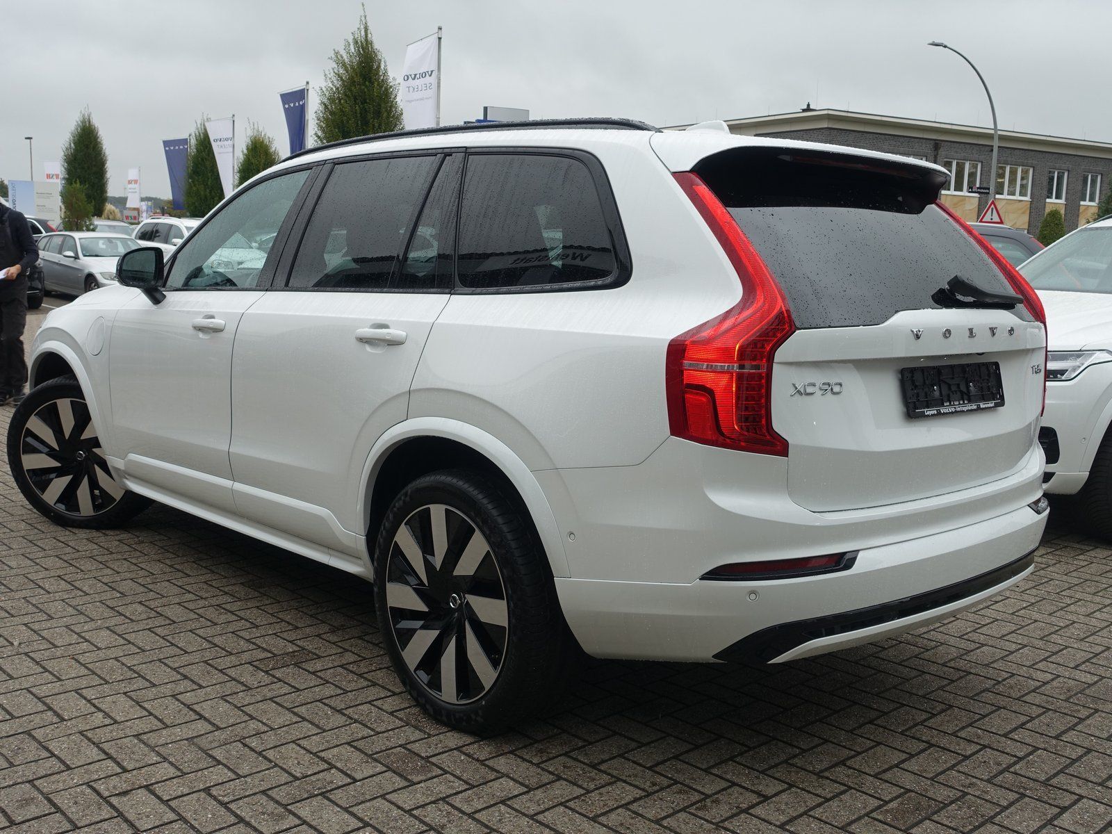 Volvo XC90 Plus Dark T8 AWD Plug-inHybrid/AHK/360°/H&K