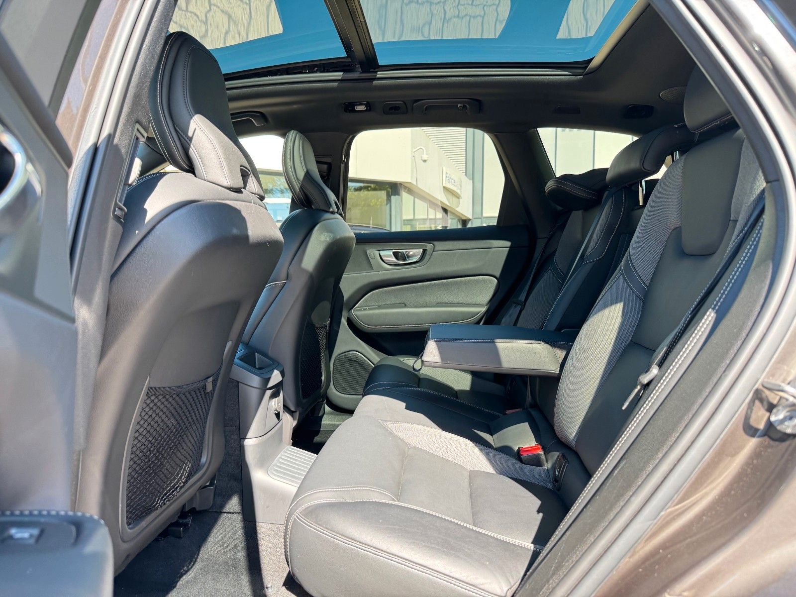 Volvo XC60 T8 AWD ULTIMATE DARK-AHK-Luft-Pano-Sthg-21"