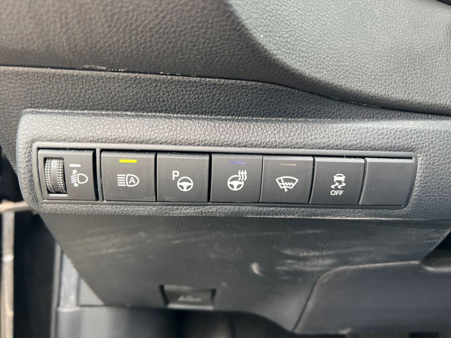 Toyota Corolla 2.0 Hybrid Club - Samsaru's Car Outlet