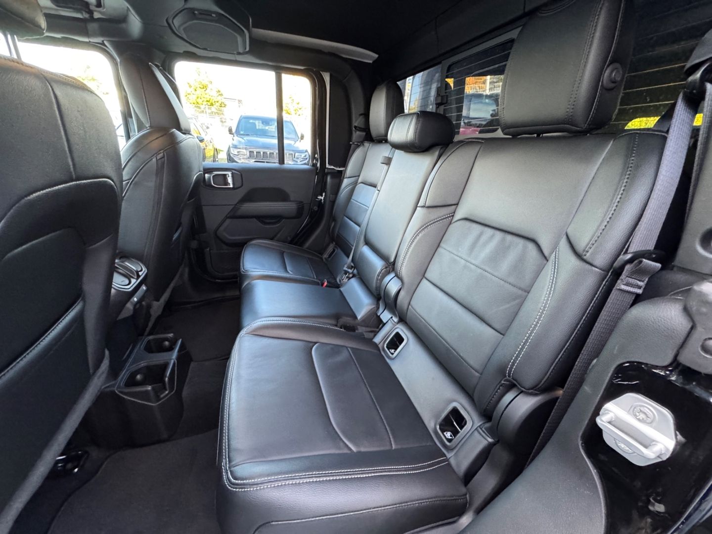 Jeep Gladiator Farout UMBAU 4WD 3.0 CRD DACH Leder So