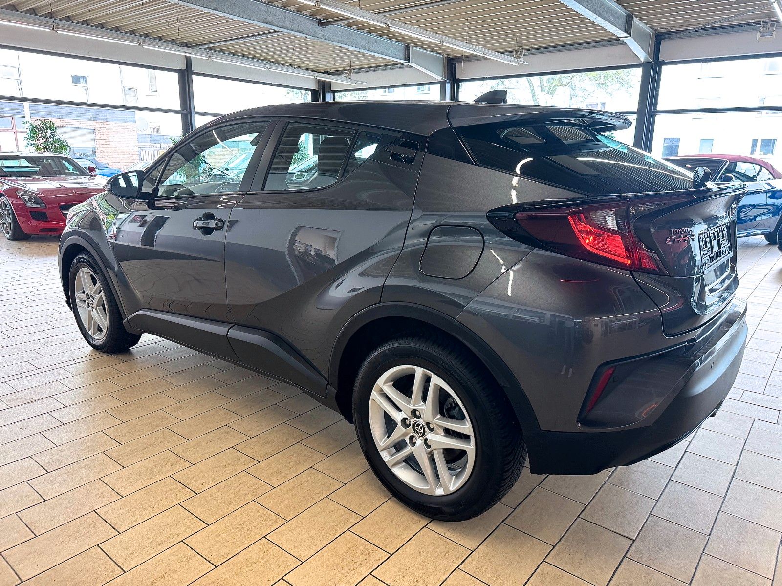 Toyota C-HR Hybrid Business Edition - Samsaru's Car Outlet