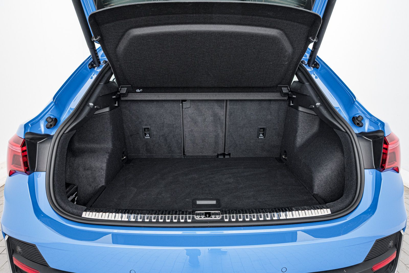 Audi Q3 Sportback S line 45 TFSI quattro - Samsaru's Car Outlet