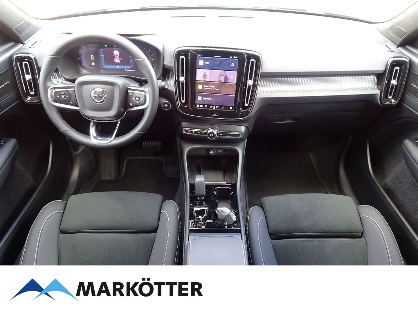 Volvo XC40 B3 Plus Dark - Samsaru's Car Outlet
