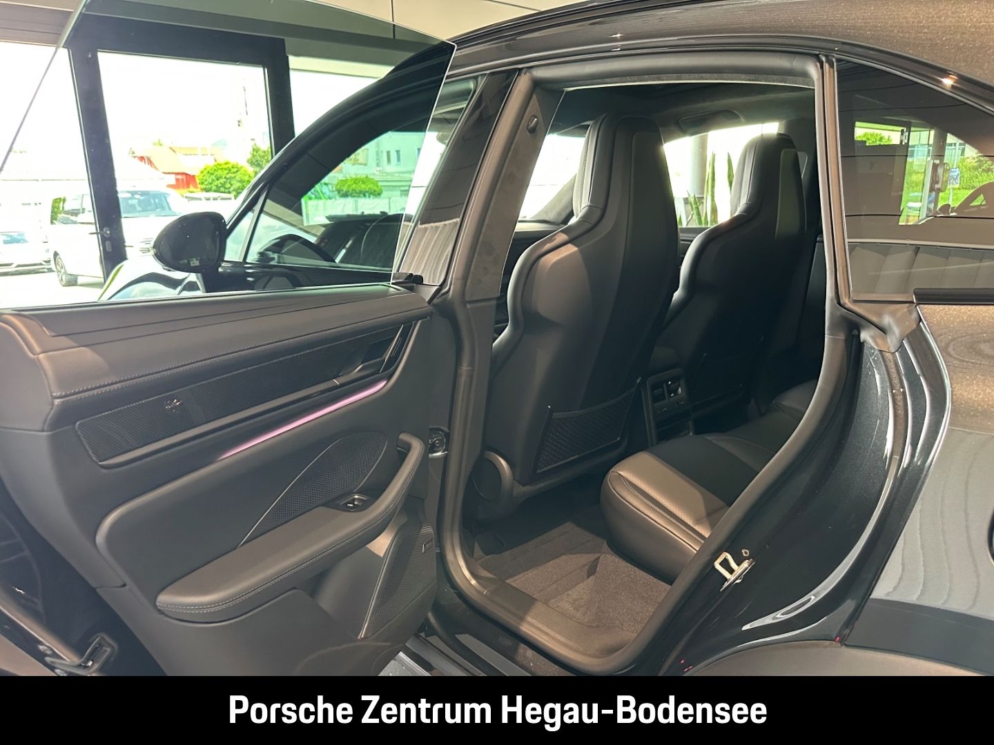 Porsche Macan Turbo/Electric Sport/Hinterachslenkung/Mat