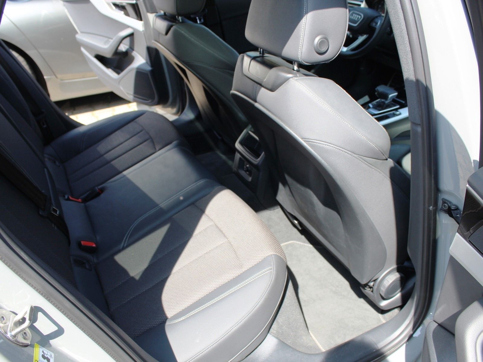 Audi A4 35 TFSI S line - Samsaru's Car Outlet