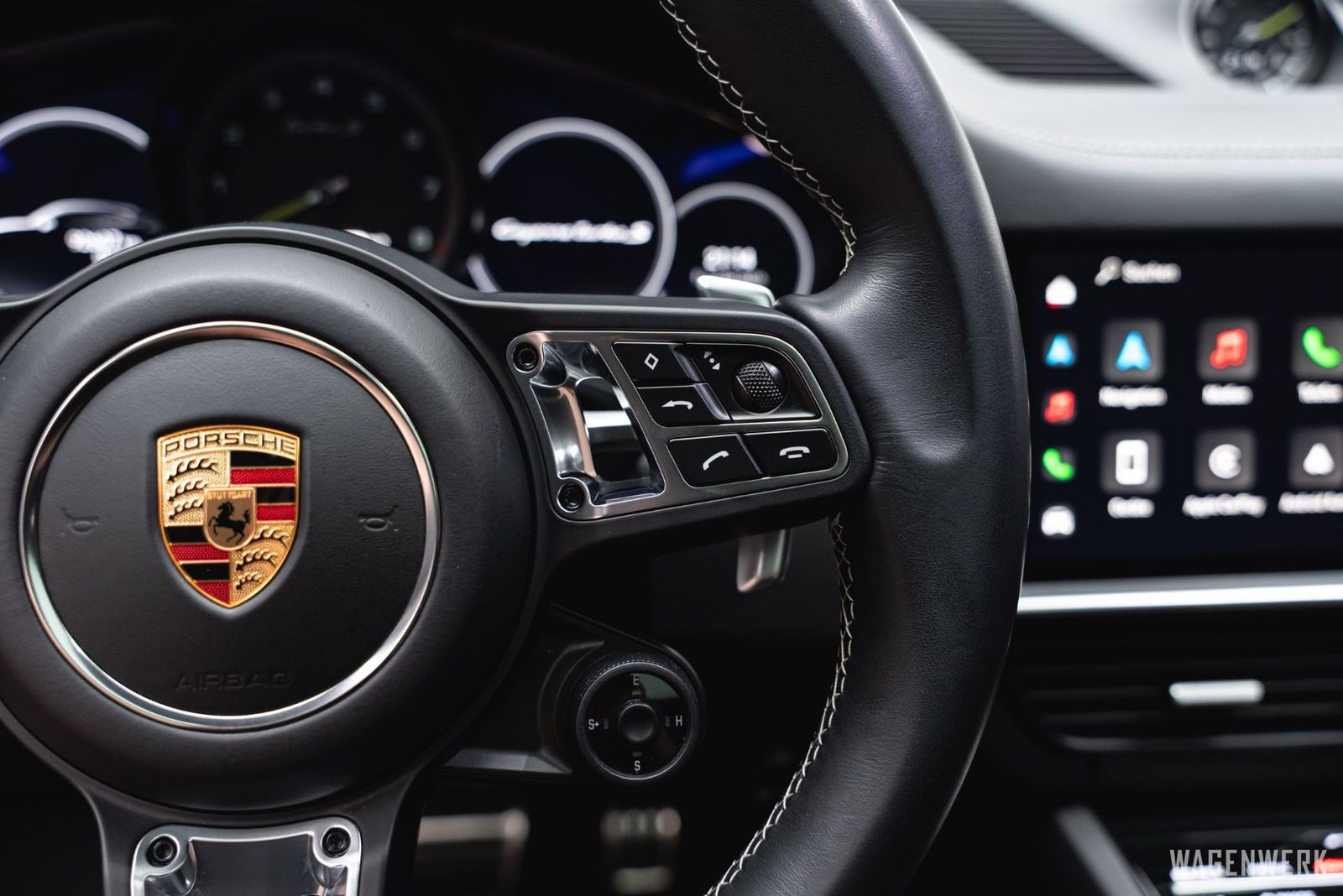 Porsche Cayenne Coupé Turbo S E-Hybrid MASSAGE AHV INNOD