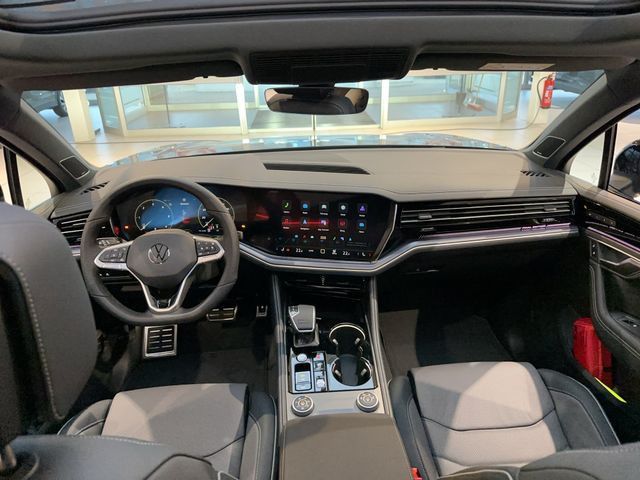 Volkswagen Touareg 3.0 TDI R-Line Final AHK 21Z Pano Stand
