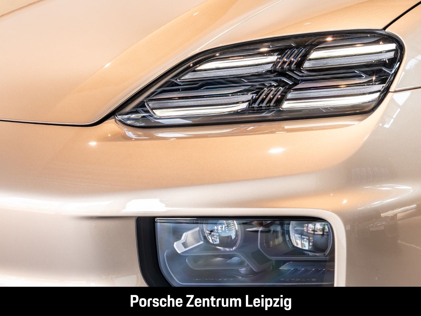 Porsche Macan 4S FnW-Goldbronzemetallic Massage AR-HeadU