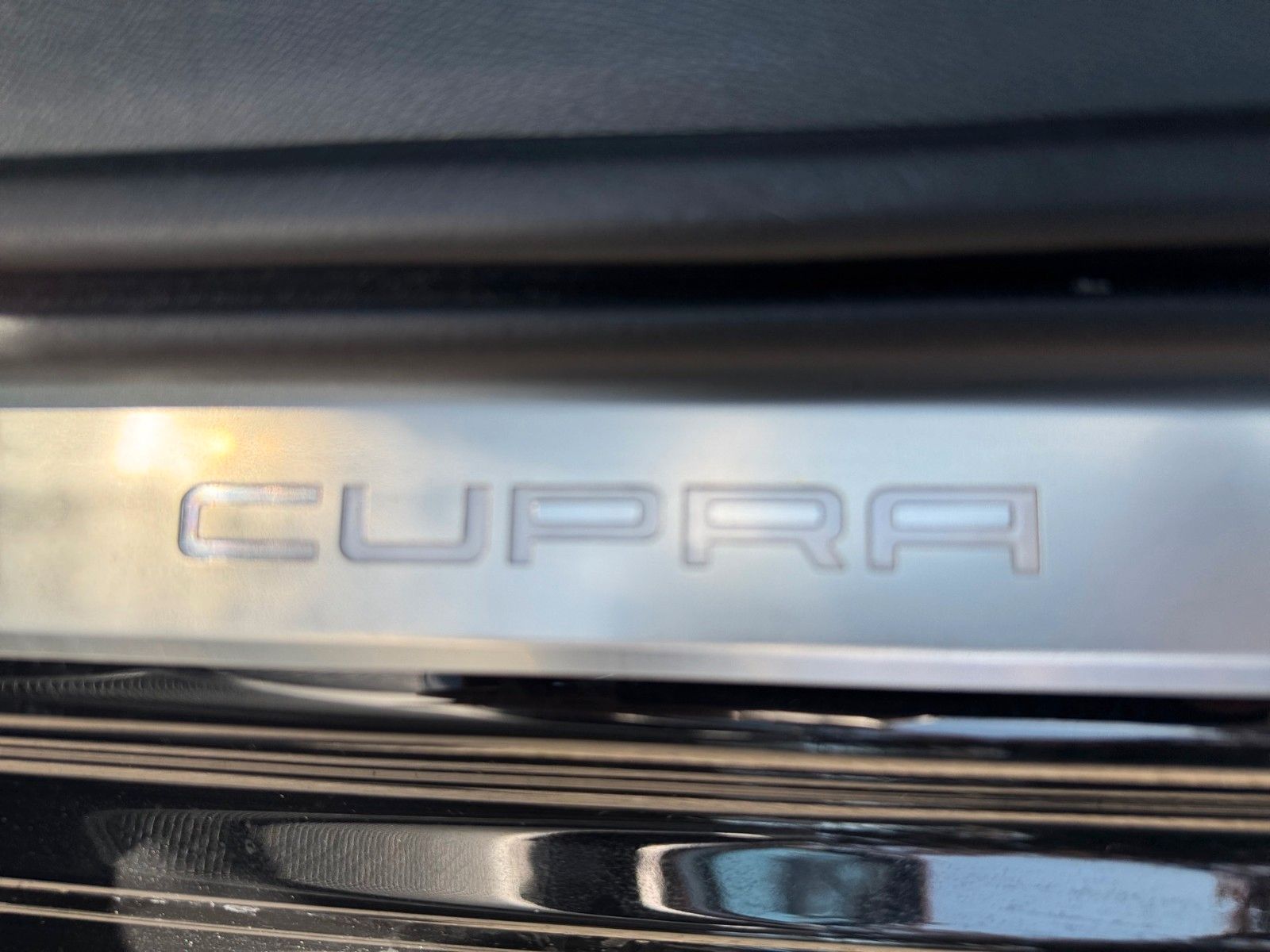 Cupra Leon 1.5 eTSI - Samsaru's Car Outlet