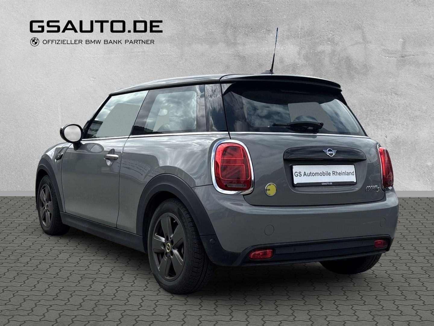MINI Cooper SE Essential Trim - Samsaru's Car Outlet