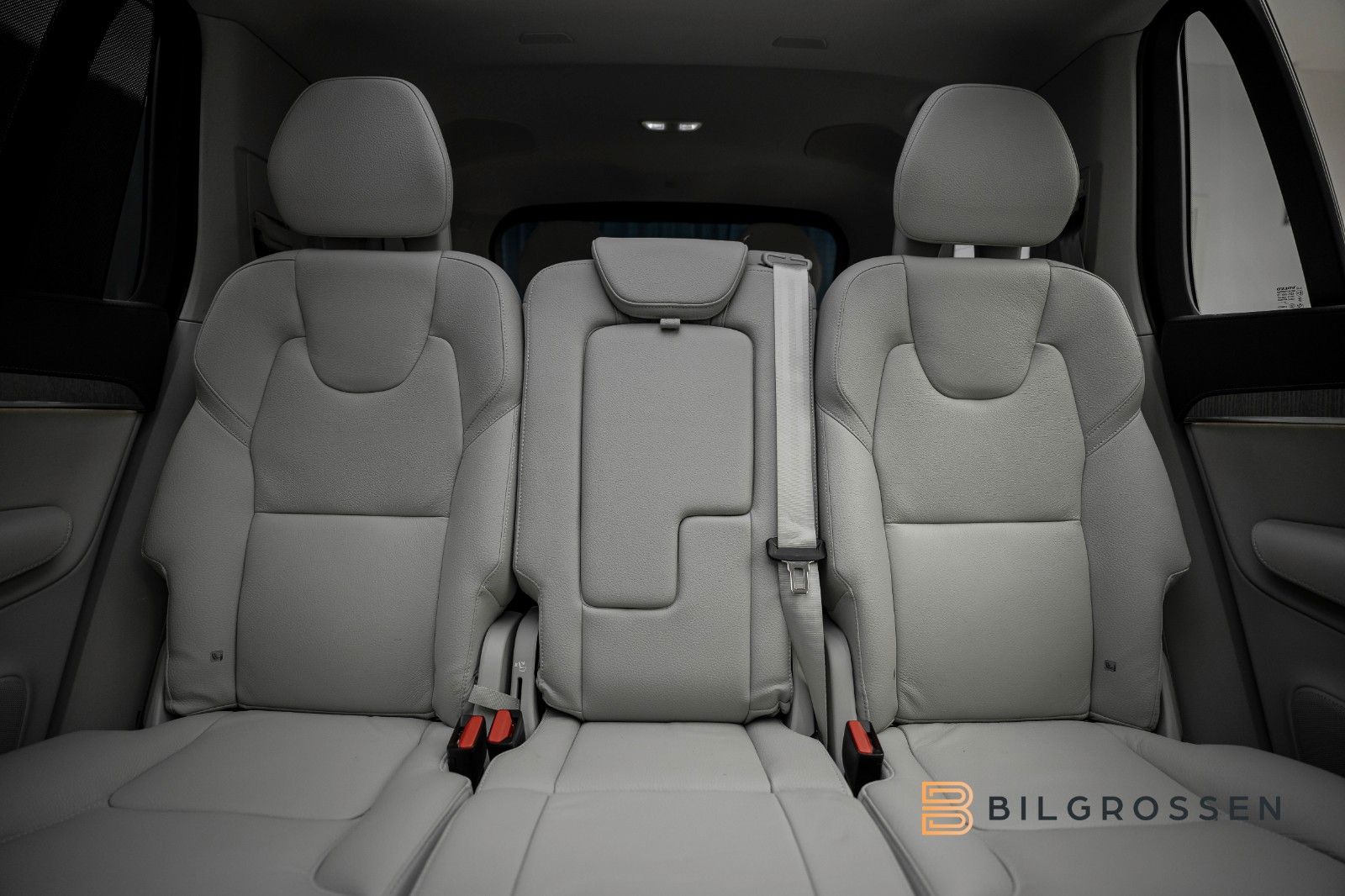 Volvo XC90 T8 Recharge Ultimate Dark B&W Pano HUD