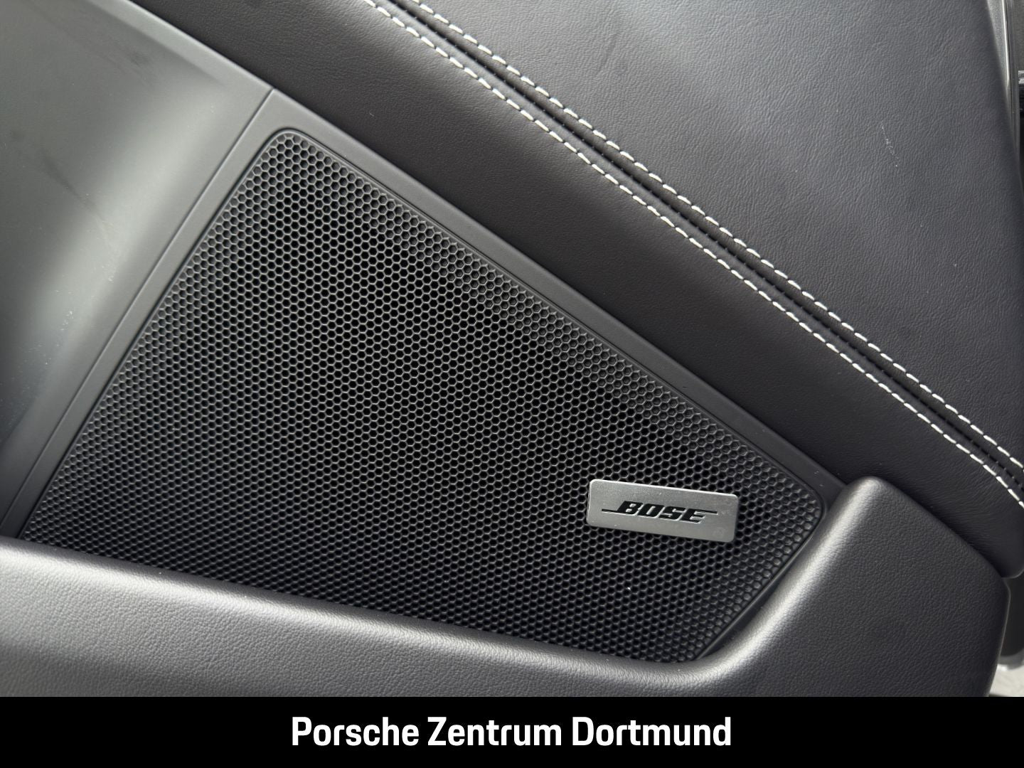 Porsche 992 911 Targa 4 GTS BOSE Sportabgasanlage LED