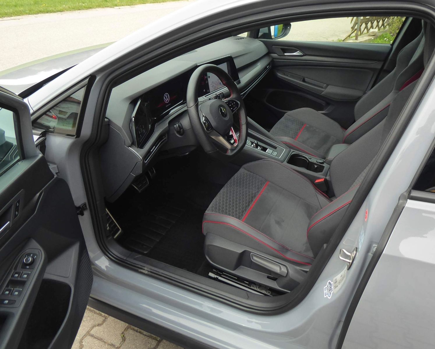 Volkswagen Golf VIII GTI Clubsport - Samsaru's Car Outlet