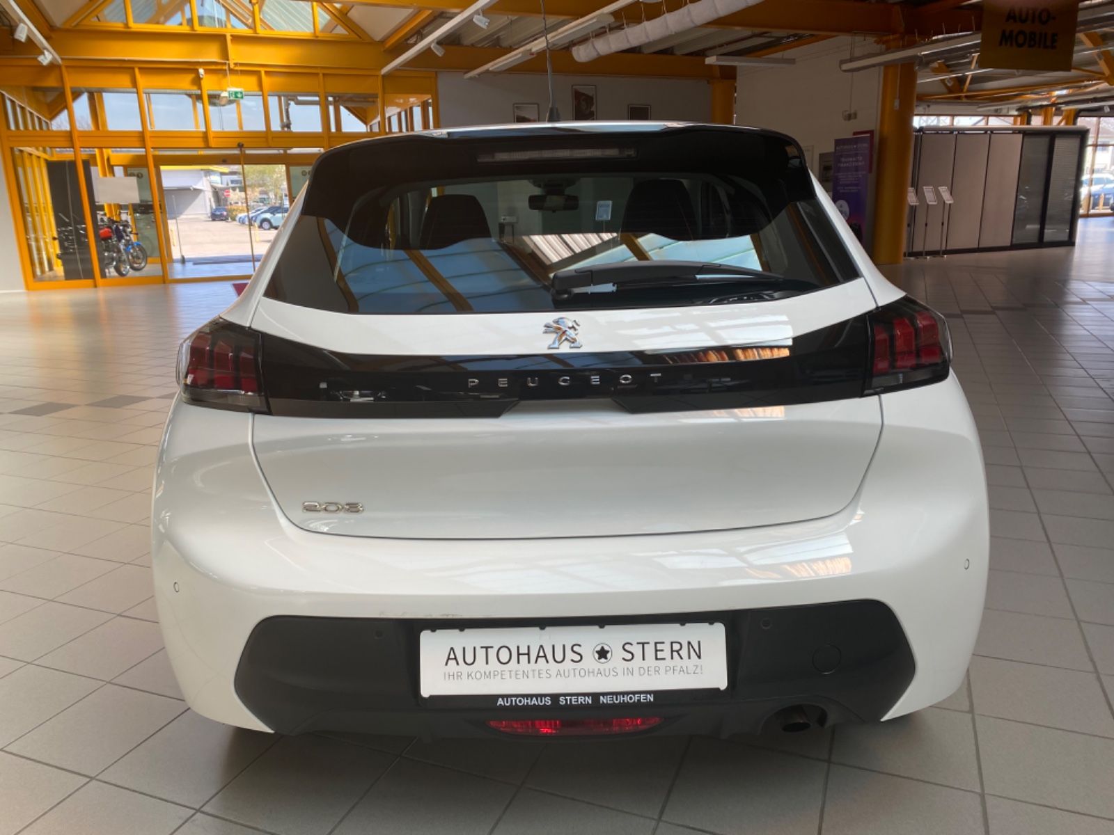 Peugeot 208 Active Pack - Samsaru's Car Outlet