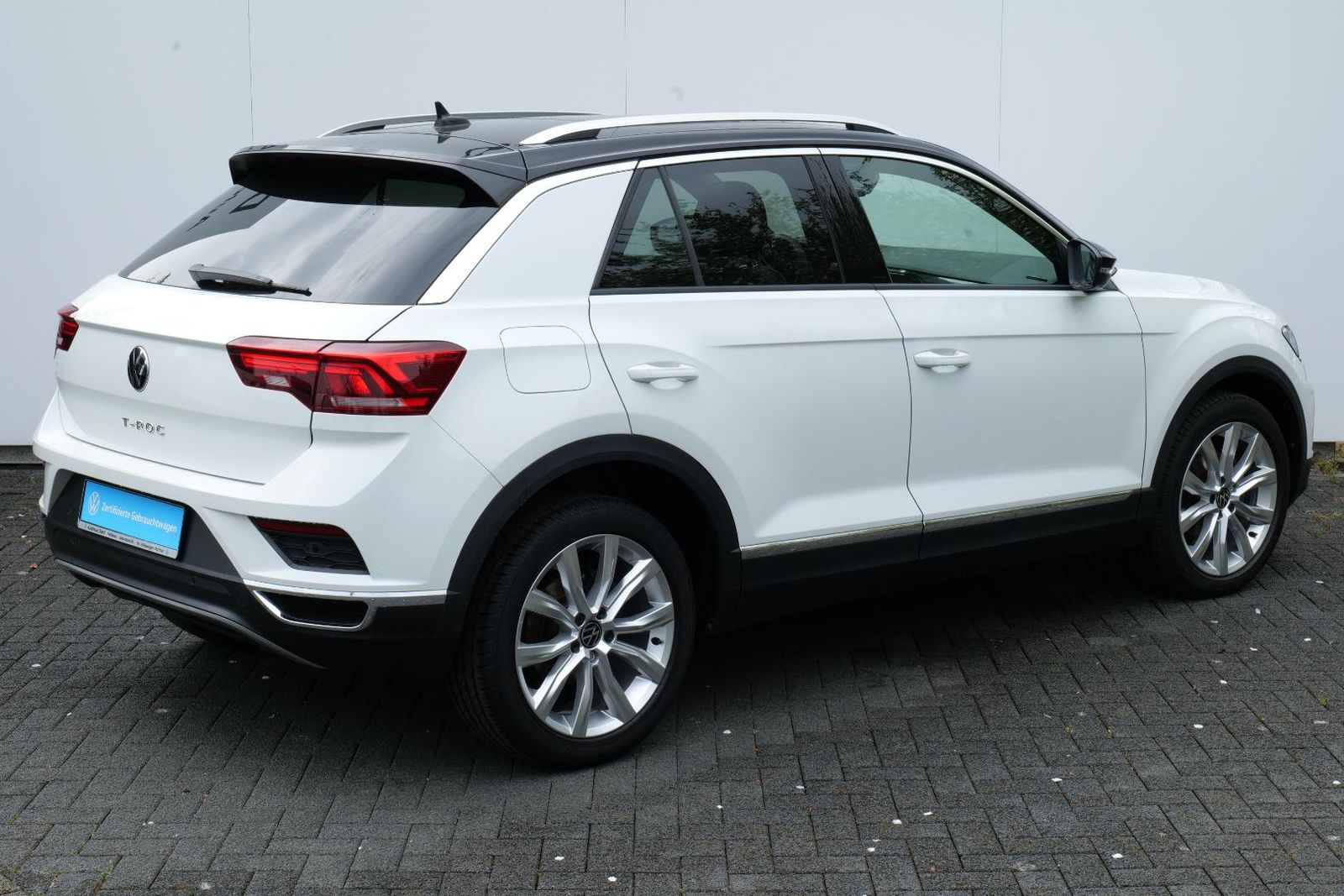 Volkswagen T-ROC Sport 1.5 TSI - Samsaru's Car Outlet