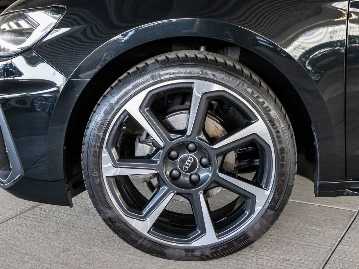 Audi A1 Sportback 30 TFSI S line - Samsaru's Car Outlet