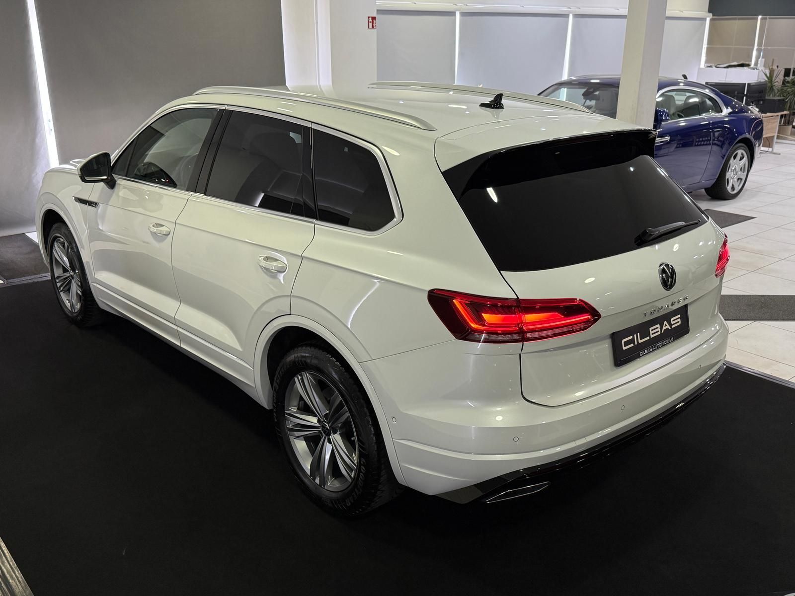 Volkswagen Touareg Elegance 4Motion - Samsaru's Car Outlet