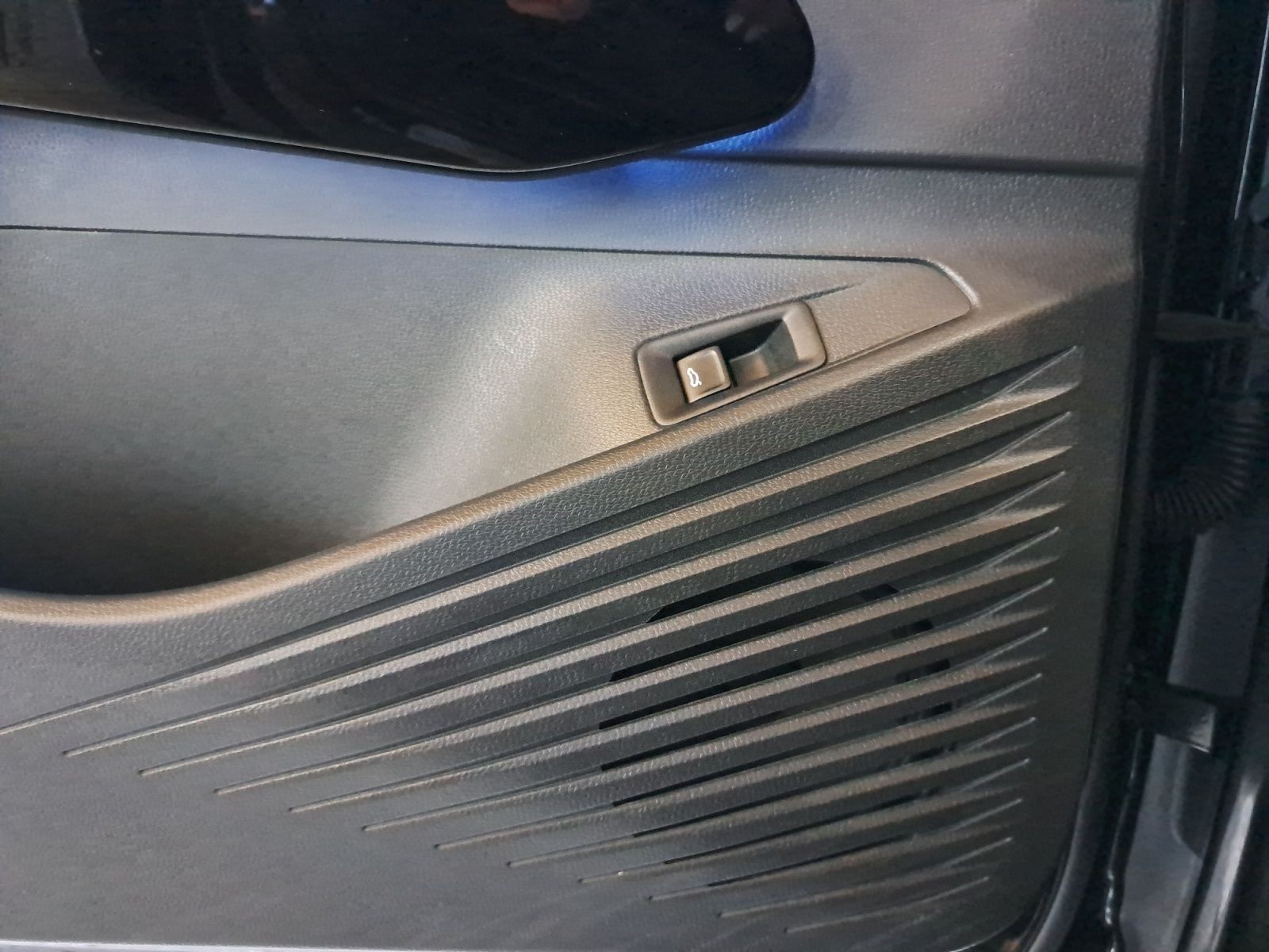 Volkswagen ID.4 GTX 1,99% PANO AHK NAV APP 20" WÄRMEPU DCC