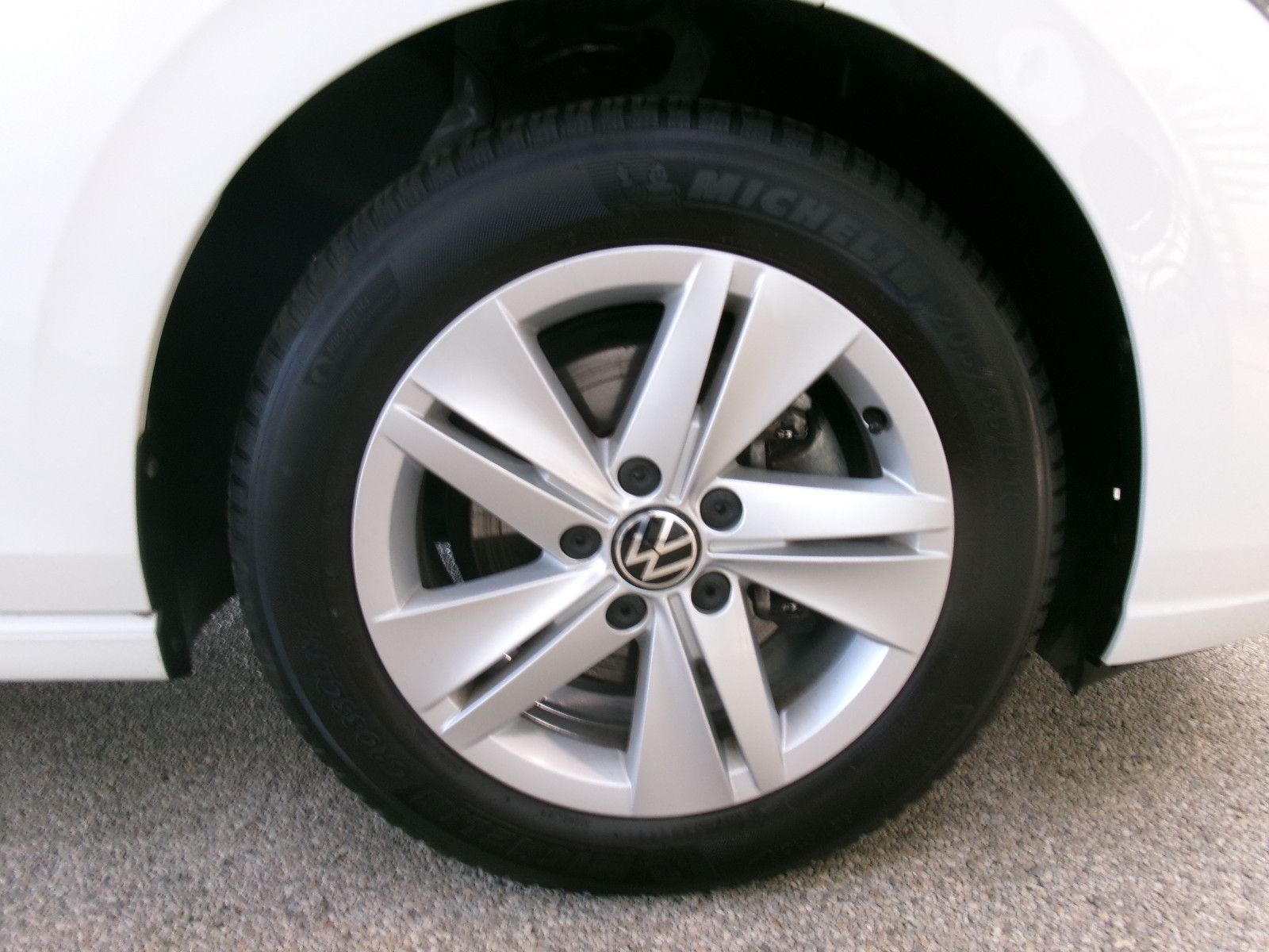 Volkswagen Golf VIII Variant eTSI Life - Samsaru's Car Outlet