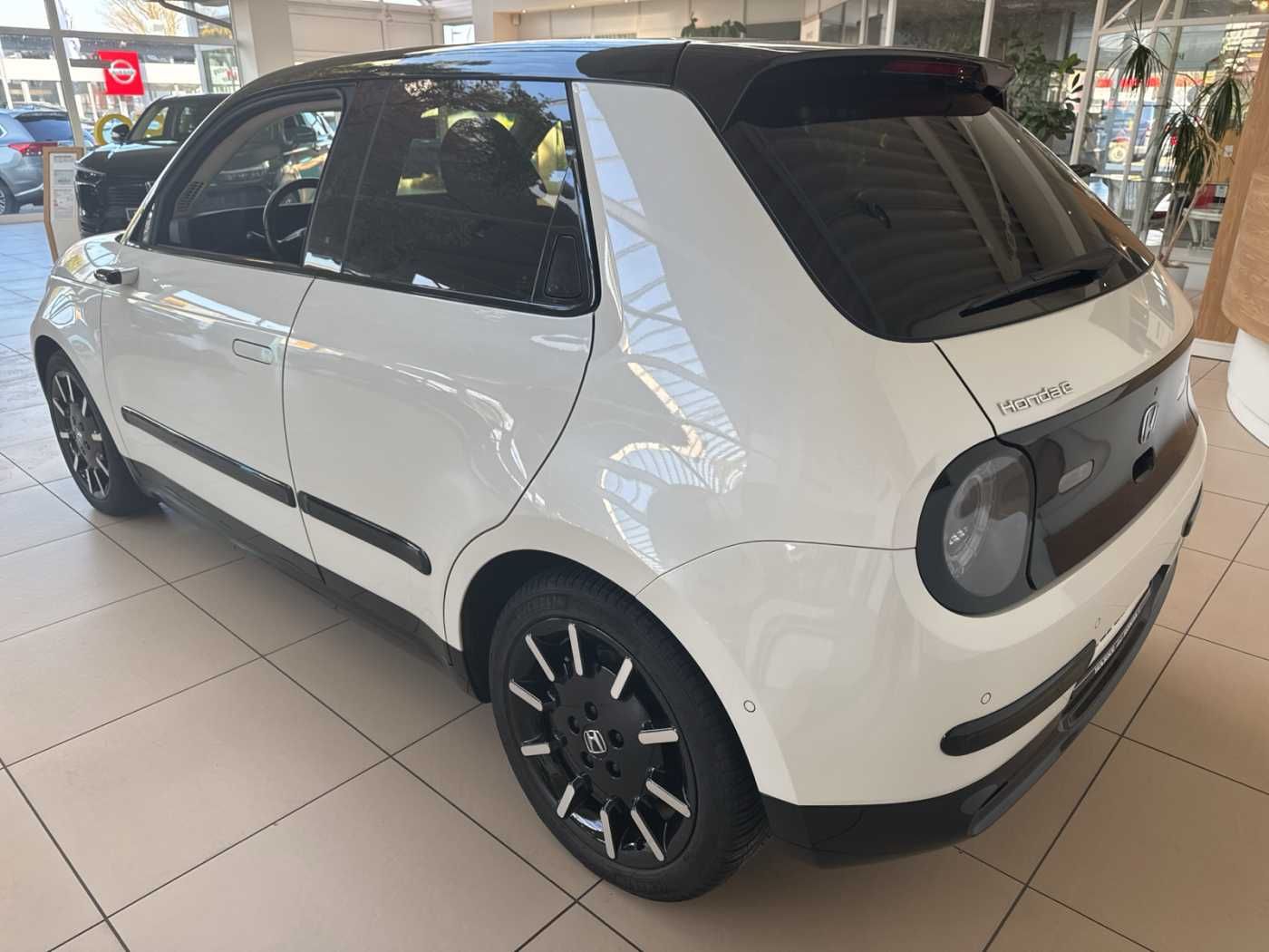 Honda e e Advance 17-Zoll *Ganzjahresreifen*