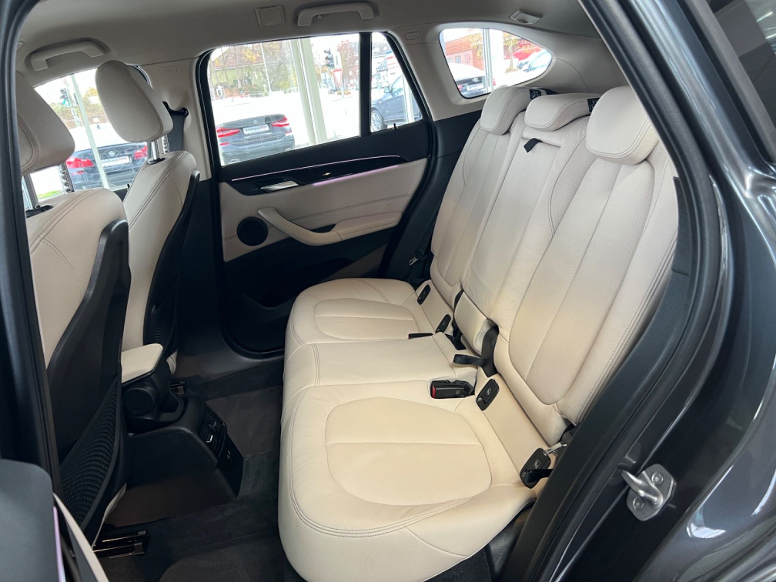 BMW X1 xDrive 25 e xLine - Samsaru's Car Outlet