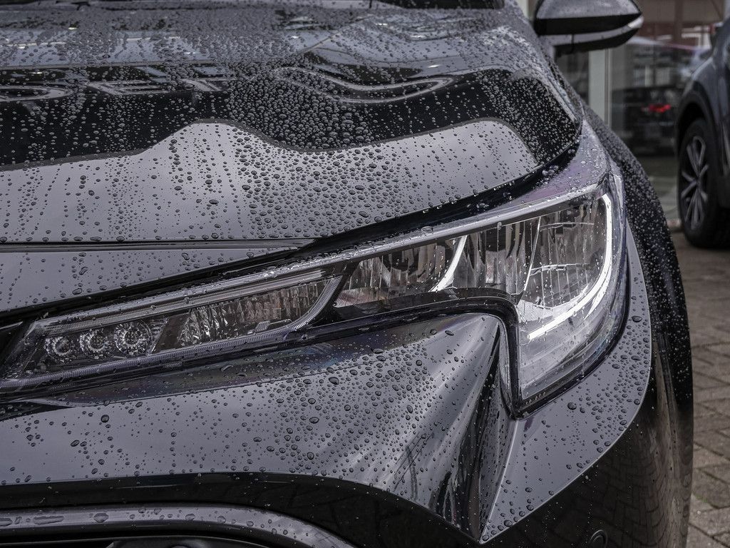 Toyota Corolla Touring Sports 2.0 Hybrid Business - Samsaru's Car Outlet