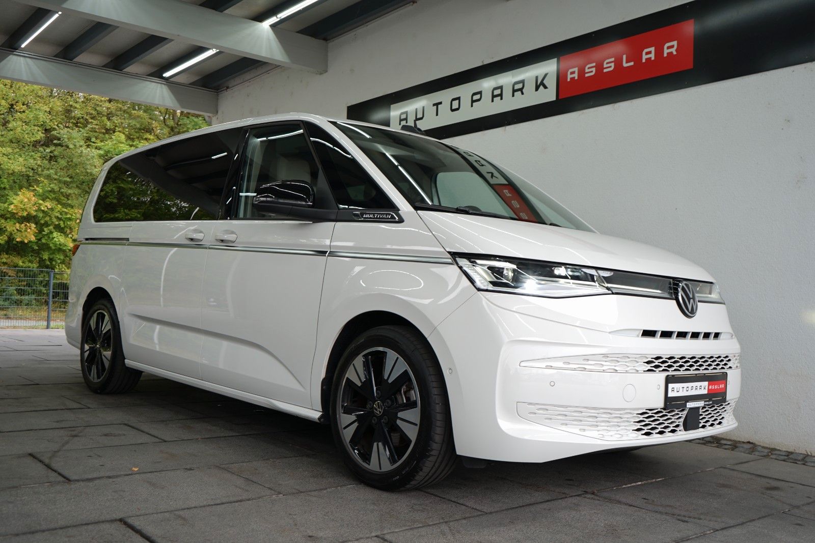 Volkswagen T7 Multivan Lang 2.0 TSI Style/Leder/Mega-Spec!