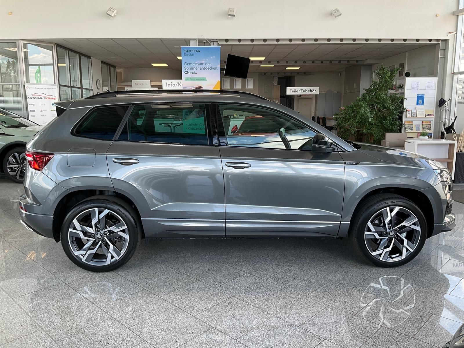Skoda Karoq 2.0TSI Sportline 4x4 AHK Standheizung Alca