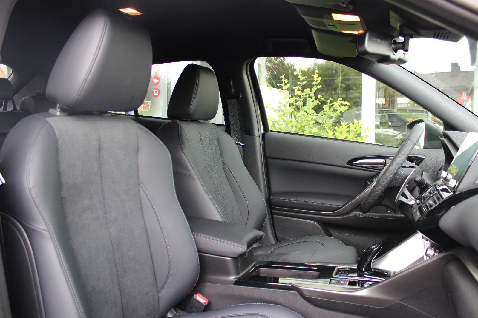 Mitsubishi Eclipse Cross PLUG-IN HYBRID 4WD Select Black