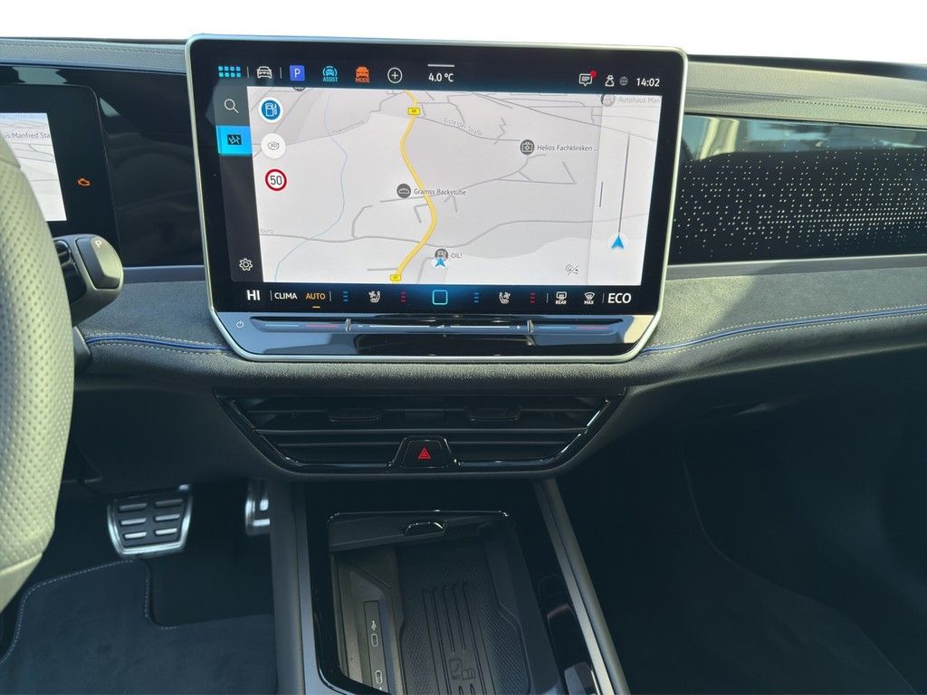 Volkswagen Passat 1.5 eHybrid DSG R-Line DCC BLACK STYLE*AH