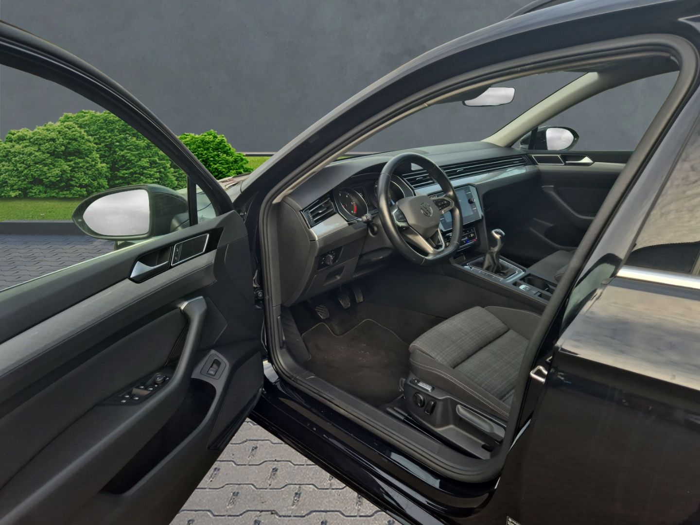 Volkswagen Passat Variant Business 2.0 TDI - Samsaru's Car Outlet