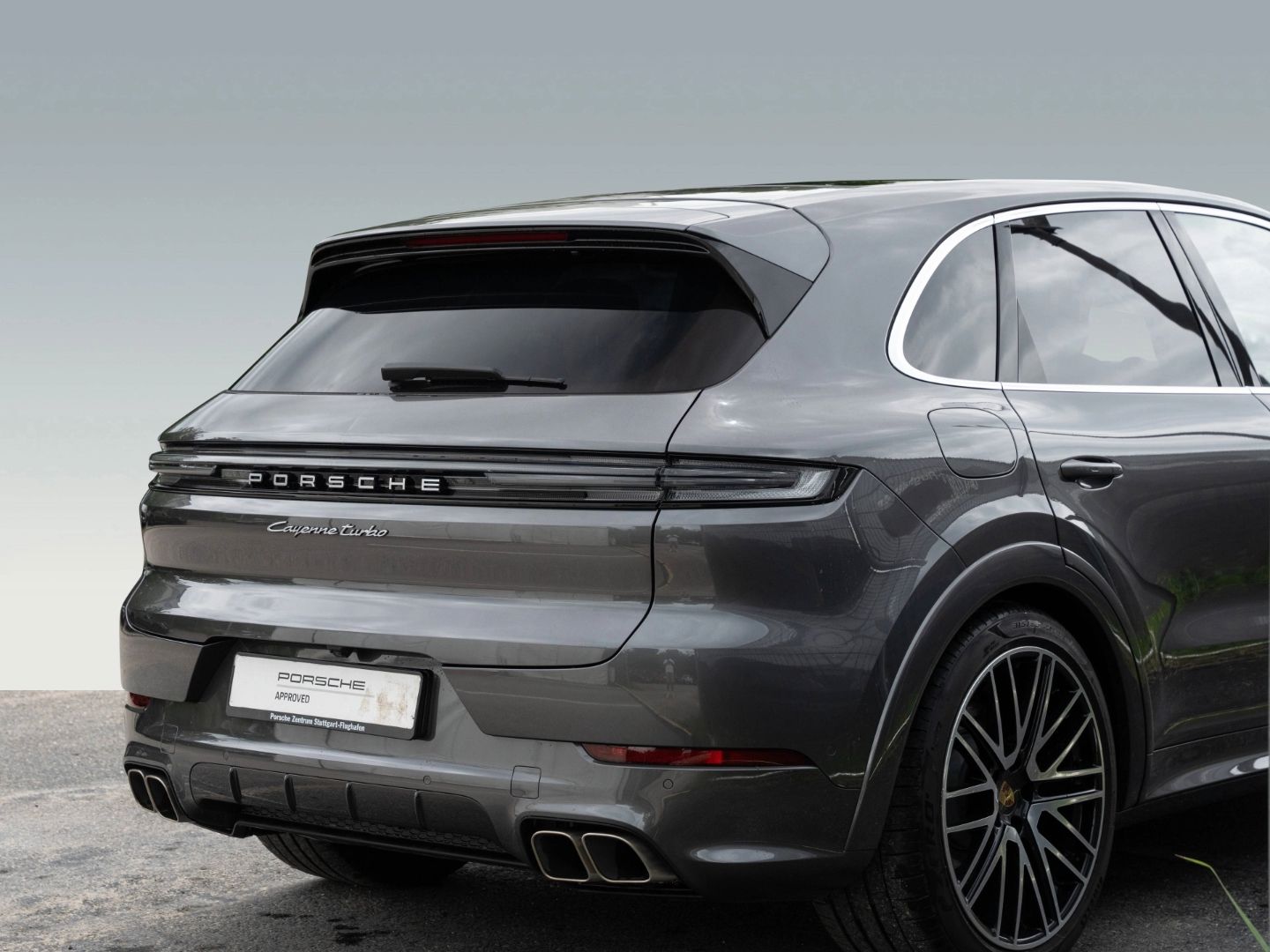 Porsche Cayenne Turbo E-Hybrid PDCC Carbon Design Paket