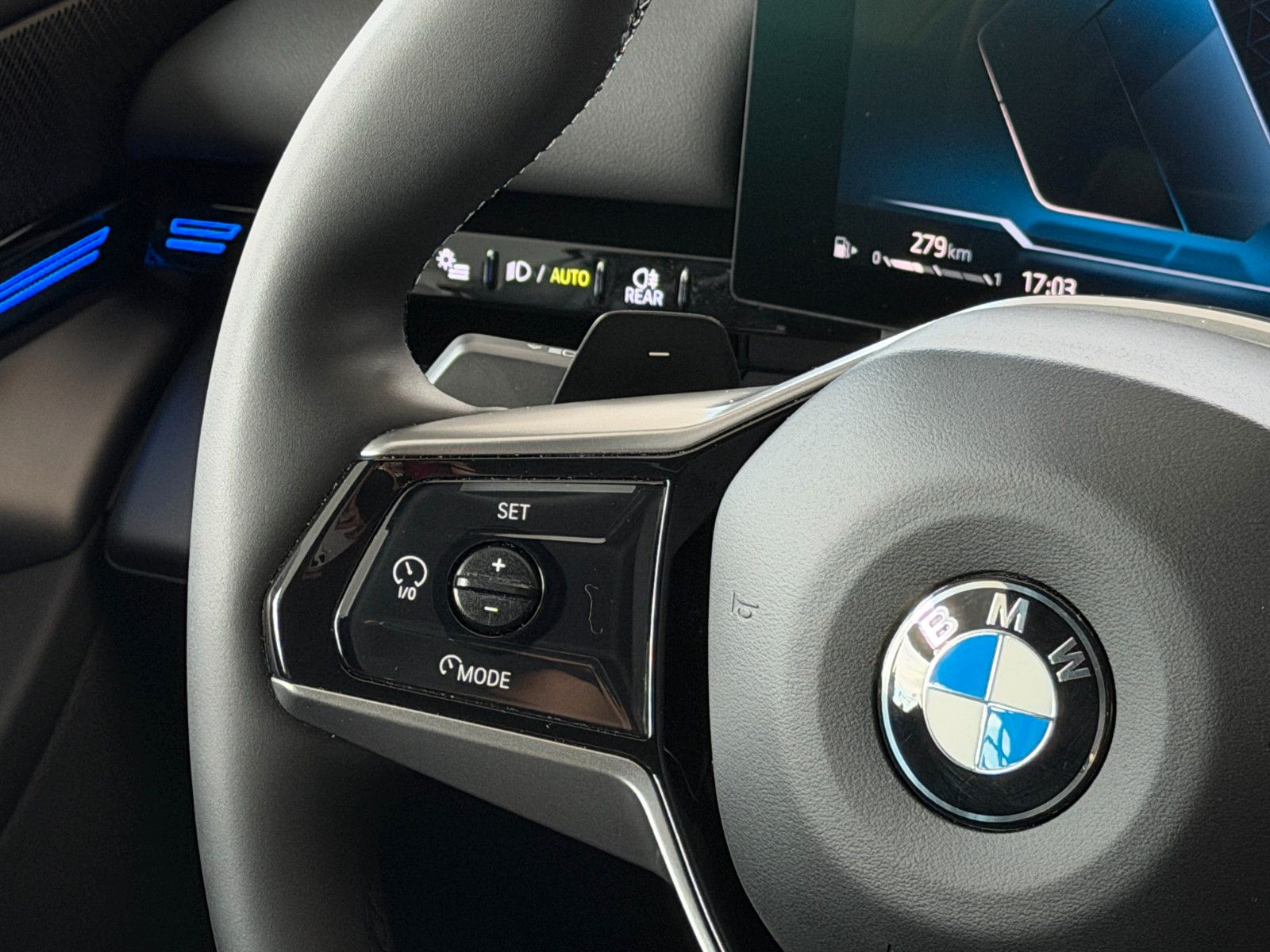 BMW 520d xDrive / AHK / 360° / Abstandtemp. / H&K
