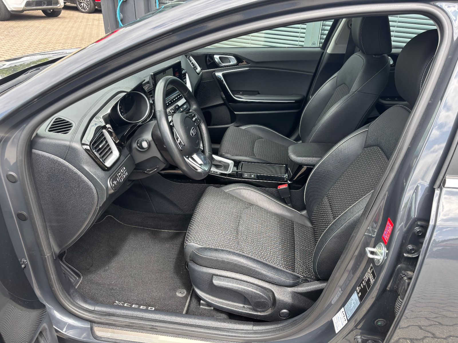 Kia XCeed 1.6 Spirit Plug-in Hybrid - Samsaru's Car Outlet
